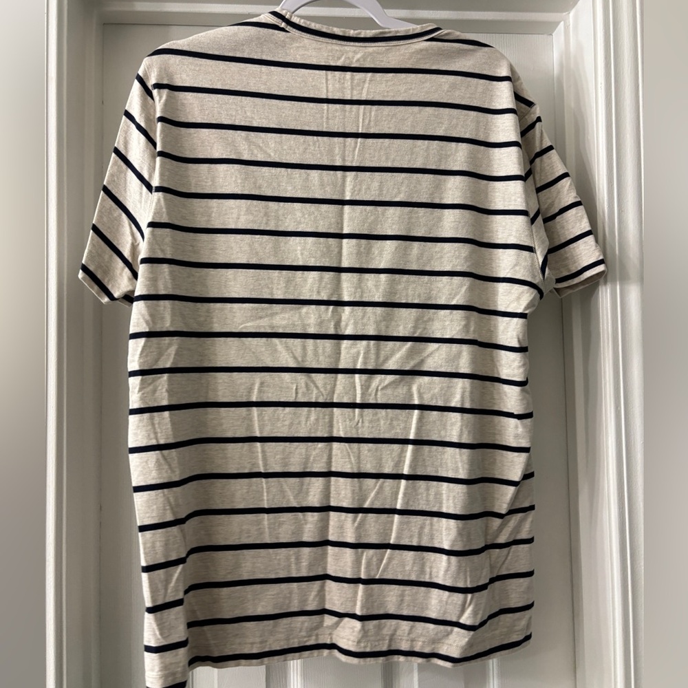 Banana Republic Tee - Picture 2 of 3